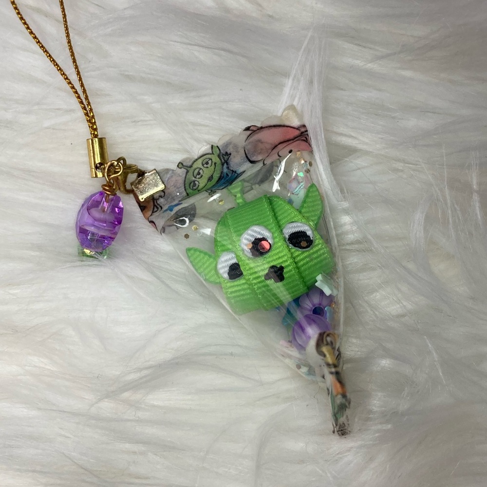 Alien Shaker charm